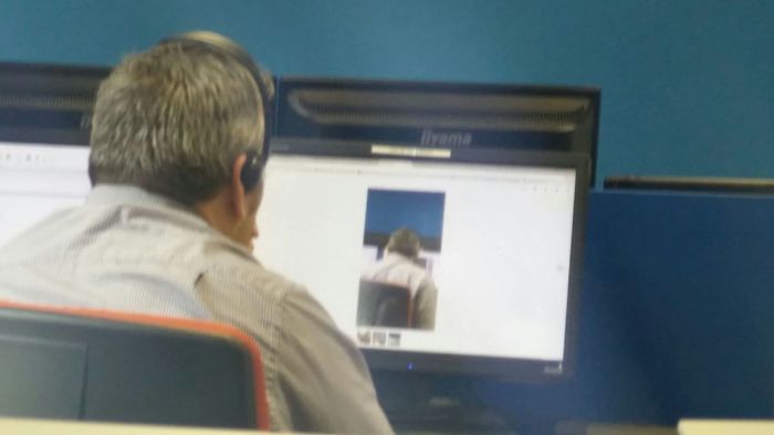 Le He Mandado Una Foto A Mi Compañero Y...