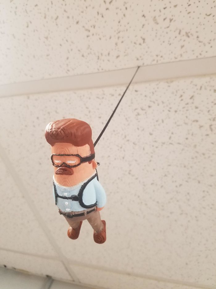 Mi Supervisor Fue El Fin De Semana A Ver Deadpool 2. Hoy He Encontrado Esto En La Oficina