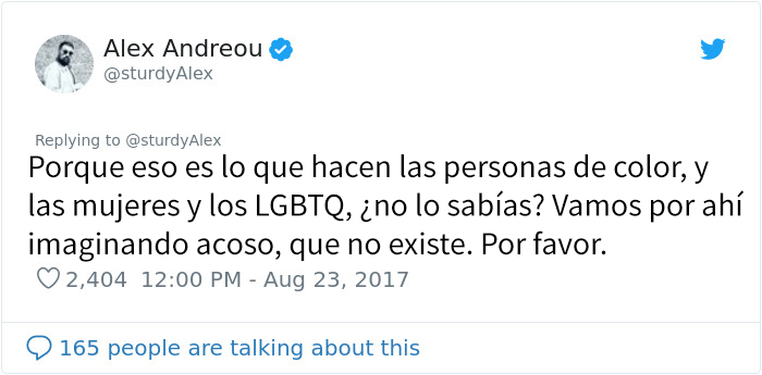 Este hombre fue rechazado como adoptante de un gato por ser gay, así que compartió los mensajes al respecto