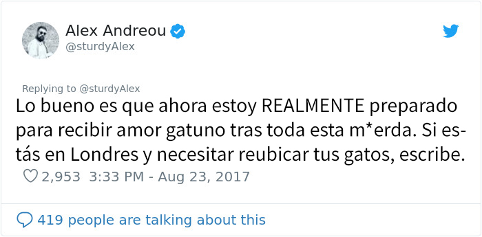 Este hombre fue rechazado como adoptante de un gato por ser gay, así que compartió los mensajes al respecto