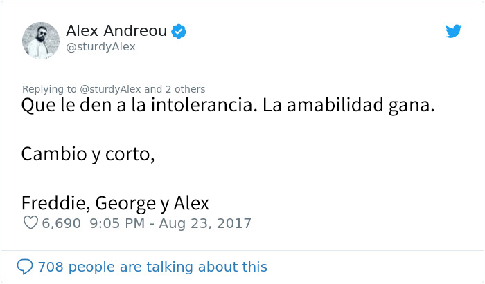 Este hombre fue rechazado como adoptante de un gato por ser gay, así que compartió los mensajes al respecto