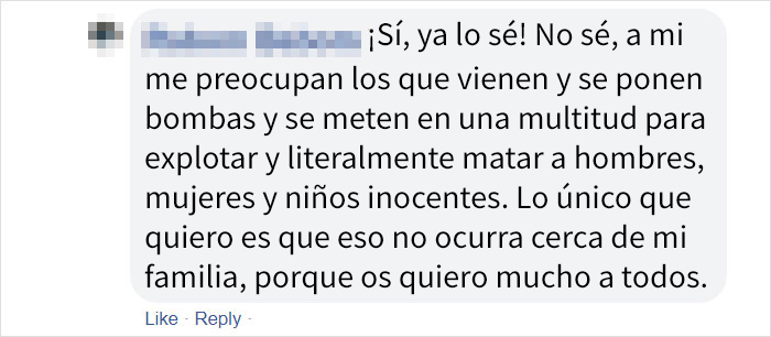 Esta adolescente harta de la ignorancia de su abuela al escribir en Facebook, la hace callar en público