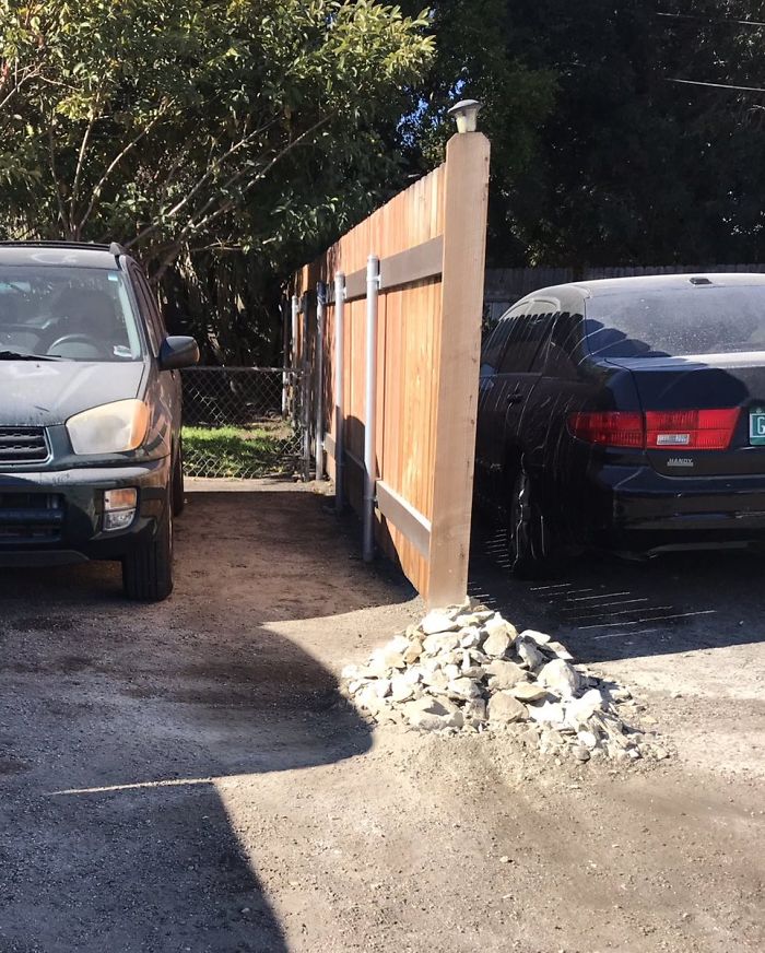 Una geóloga tremenda se venga de un vecino borracho que bloquea su coche con una roca