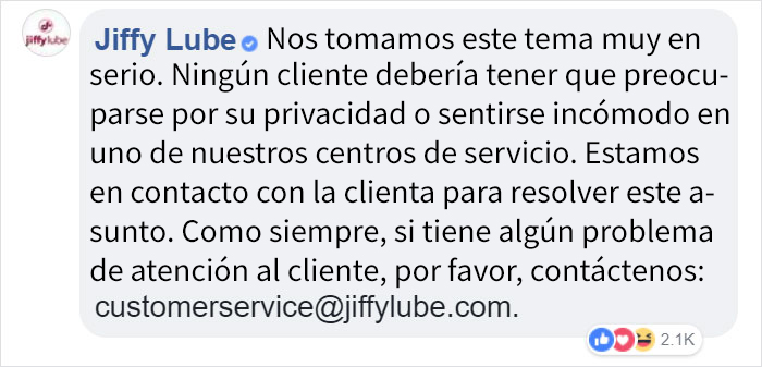 La gente aplaude la forma en que esta mujer calló a un empleado de Jiffy Lube que la estaba acosando