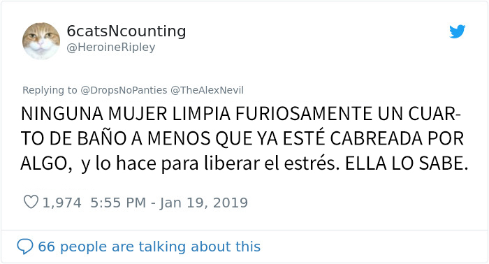 Este hombre descubre que su hijastro pasó la noche con una chica en casa, y está deseando ver cómo salen de ahí por la mañana