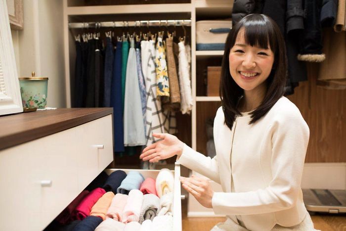 Las 12 reacciones más divertidas a un error desafortunado de Netflix con la imagen de Marie Kondo, incluso Chrissy Teigen responde