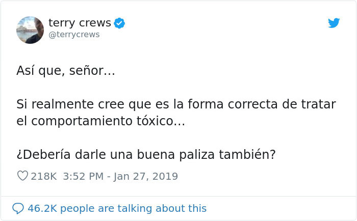 Varias celebridades se burlan de Terry Crews tras su declaración de abuso sexual por ser demasiado fuerte para que alguien abuse de él, pero Terry les cierra la boca