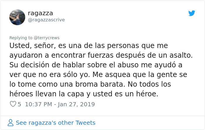 Varias celebridades se burlan de Terry Crews tras su declaración de abuso sexual por ser demasiado fuerte para que alguien abuse de él, pero Terry les cierra la boca