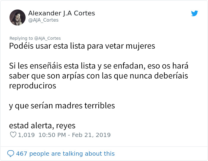 La gente destroza a este misógino sexista por sus 12 normas para "Mujeres Bellas"