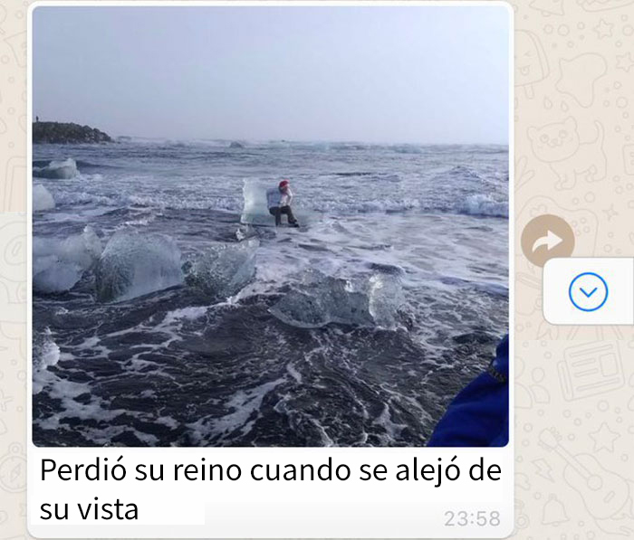 Esta abuela se sube a un iceberg para hacerse fotos y luego se va tranquilamente flotando a la deriva hacia mar abierto