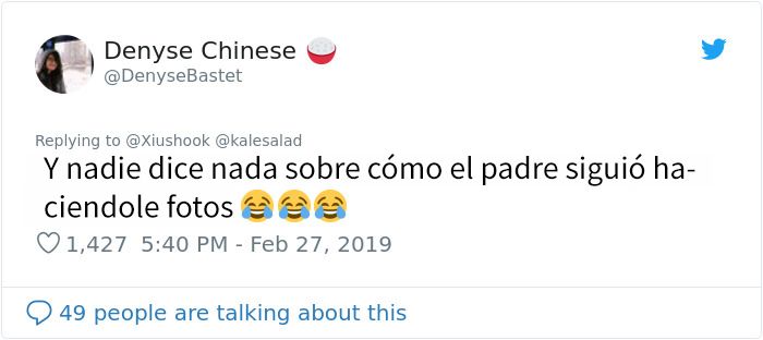 Esta abuela se sube a un iceberg para hacerse fotos y luego se va tranquilamente flotando a la deriva hacia mar abierto