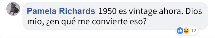 Esta es una máquina de escribir música de los años 50, solo quedan unas pocas en la actualidad