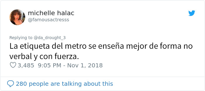 Este niño se negaba a mover las piernas en el metro, y captaron su reacción cuando alguien se sentó encima
