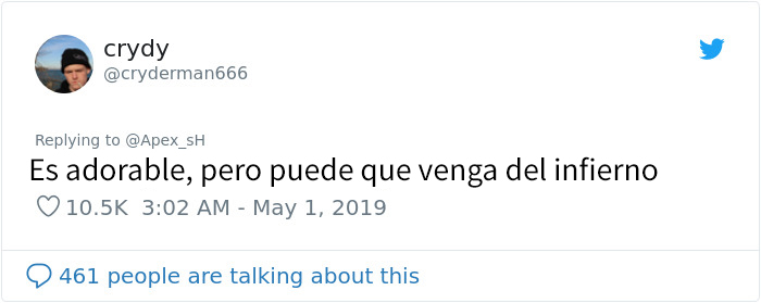 Esta niña entrena a su pájaro para atacar a quien ella quiera, y parece una supervillana