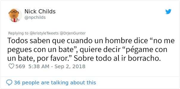 Un predicador con un cartel que decía "Mereces ser violada" fue golpeado con un bate, y los comentarios son geniales
