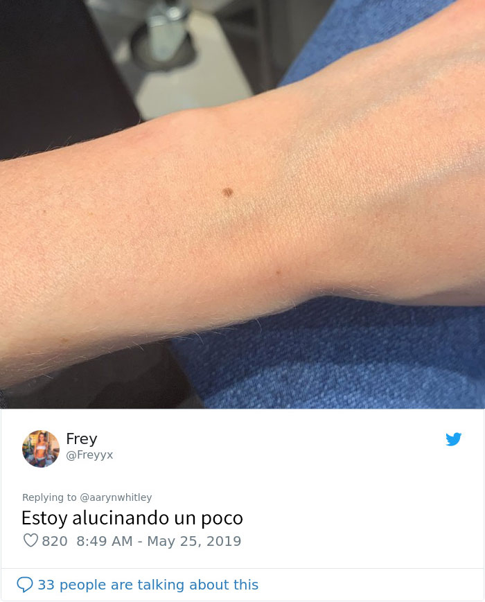 Alguien afirma que todas las mujeres tienen una peca en mitad de la muñeca, y la gente comienza a alucinar