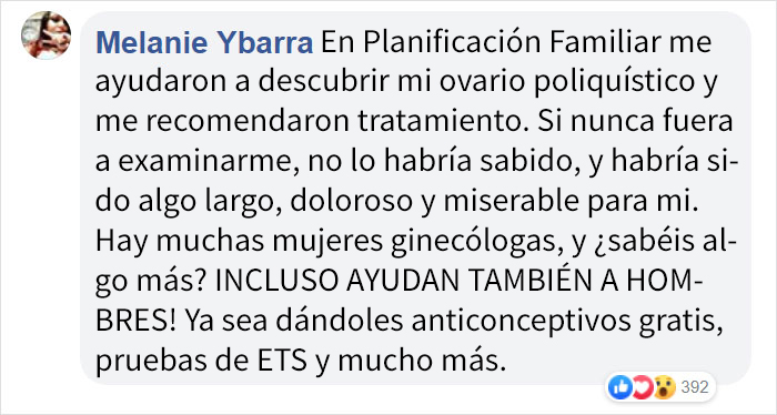 Este hombre hace fotos a las matrículas de los coches que van a Planificación Familiar para luego ir a sus casas y "educar" a las mujeres