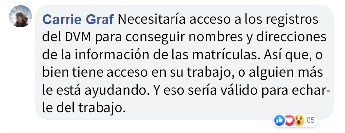 Este hombre hace fotos a las matrículas de los coches que van a Planificación Familiar para luego ir a sus casas y "educar" a las mujeres