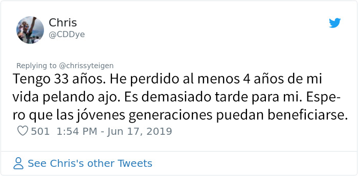 Se vuelve viral el truco de esta mujer para pelar ajo, y la gente lamenta el tiempo perdido haciéndolo mal