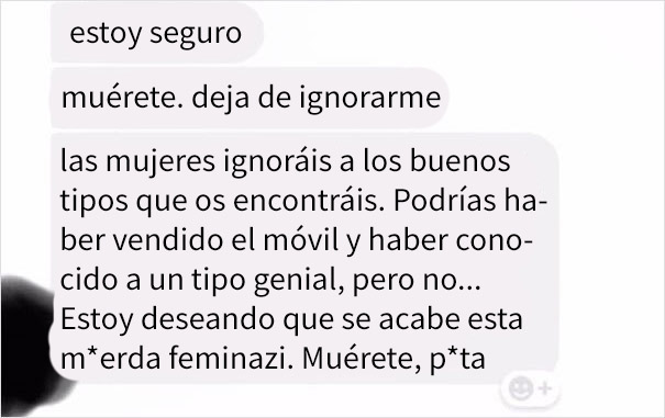 Esta mujer intenta vender su móvil, un 