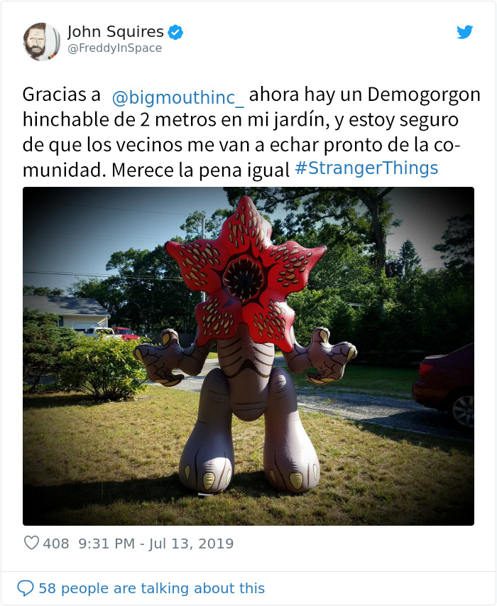 Por 100$ puedes convertir tu jardín en una dimensión paralela, con este aspersor Demogorgon de casi 2 metros