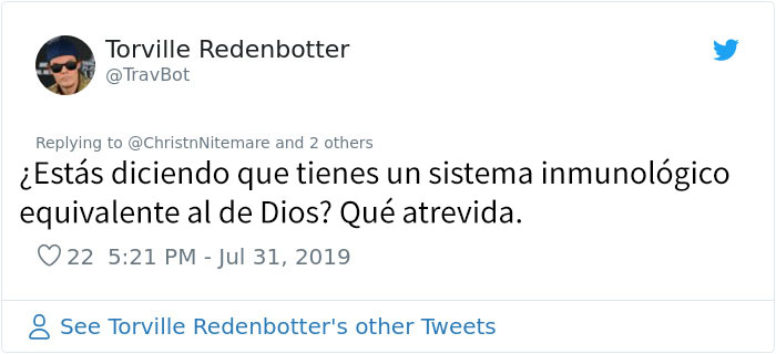 15 Respuestas de la gente ante esta mujer antivacunas que lleva una camiseta que dice "Jesús no se vacunó"