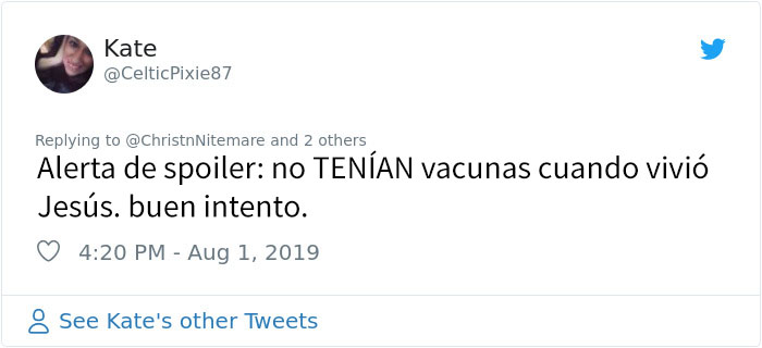 15 Respuestas de la gente ante esta mujer antivacunas que lleva una camiseta que dice "Jesús no se vacunó"