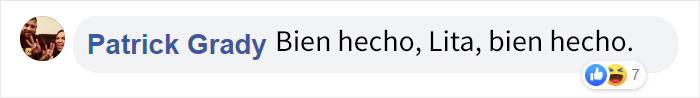 Este hombre le regaló una etiquetadora a su hermana y ahora ella hace que todo el mundo se parta de risa