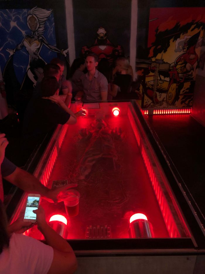 Mesa De Bar Con Han Solo En Carbonita