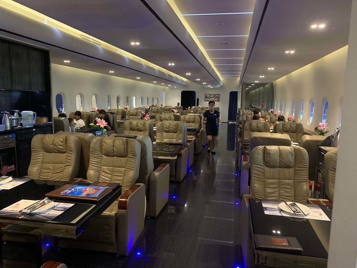 Restaurante En China Simulando Ser Un Avión