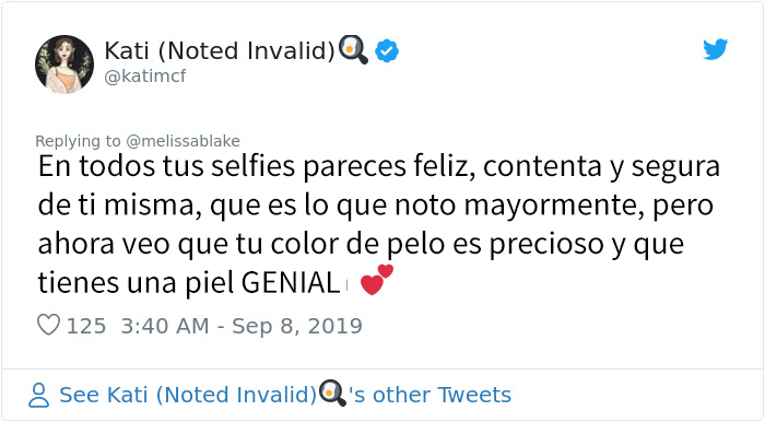 Los trolls dicen a esta mujer que es "demasiado fea" para publicar fotos de su cara, y ella responde con 3 selfies