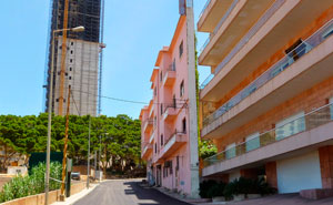 Este Hombre Construyó Probablemente La Casa Más Estrecha De Beirut Para Bloquear Las Vistas Al Mar De Su Hermano