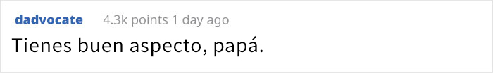 Este padre lleva desde 2007 haciéndose fotos con su hija en el sofá, y cada vez tiene mejor aspecto