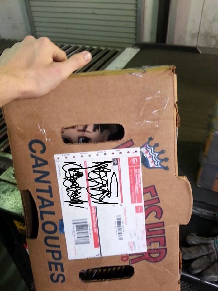 Trabajo Como Repartidor Y Casi Me Da Algo Al Ver Esta Caja