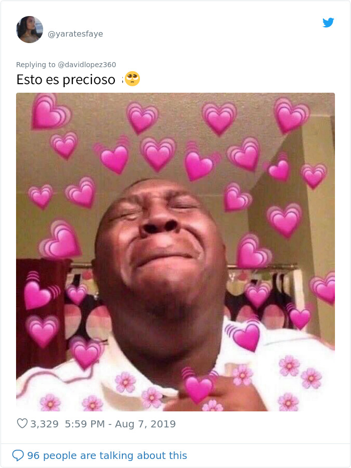 Este hermanito escribe al novio de su hermana desde el móvil de ella y los adorables mensajes se vuelven virales