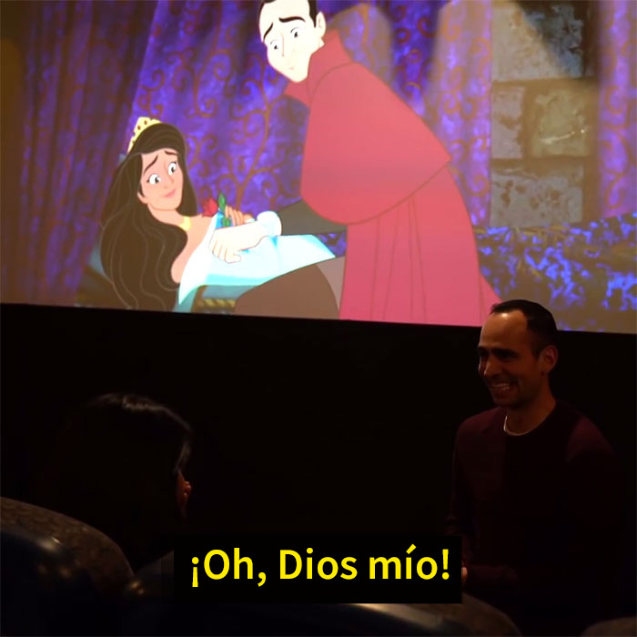 Este hombre "trucó" en secreto la película Disney favorita de su novia para pedirle matrimonio en el cine