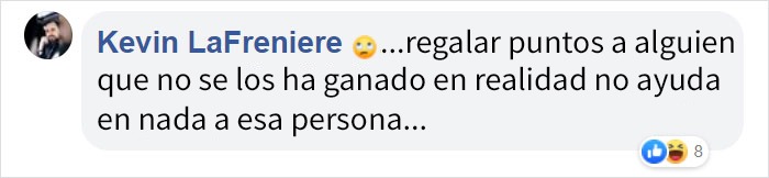 Este profesor quedó sorprendido cuando un estudiante sobresaliente pidió que le diera sus 5 puntos extra al compañero con peor nota del examen