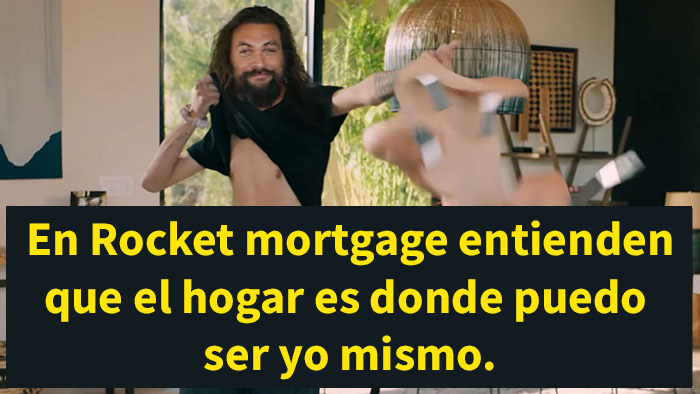 Jason Momoa se quita los músculos y el pelo en un curioso anuncio durante la Superbowl