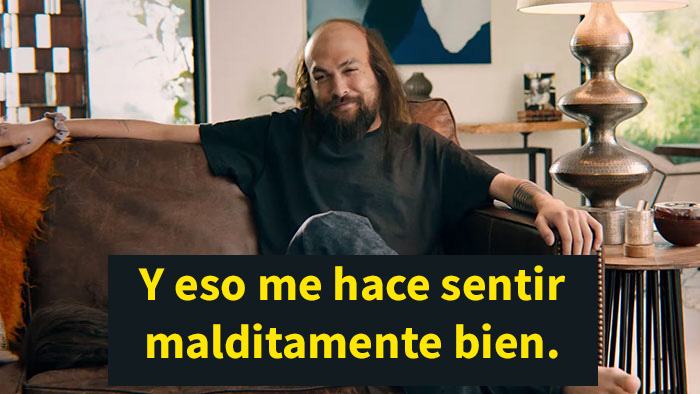 Jason Momoa se quita los músculos y el pelo en un curioso anuncio durante la Superbowl