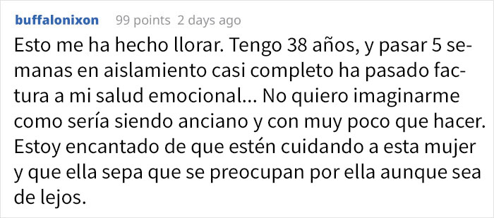 Esta anciana en cuarentena se aburre y vive sola, así que pidió libros a sus vecinos, que amablemente se los dejaron