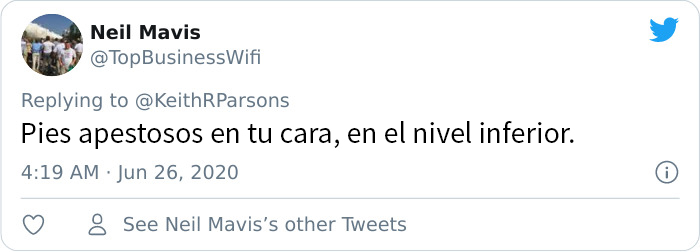 Este nuevo diseño de asientos de avión permite que los pasajeros de clase económica se tumben