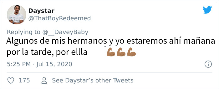 Esta madre negra puso un cartel contando cómo la amenazan sus vecinos blancos, y la comunidad salió en su ayuda