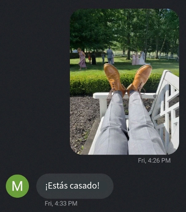 Este hombre le dejó a su amigo unos zapatos para una boda, y los usó para gastarle una broma