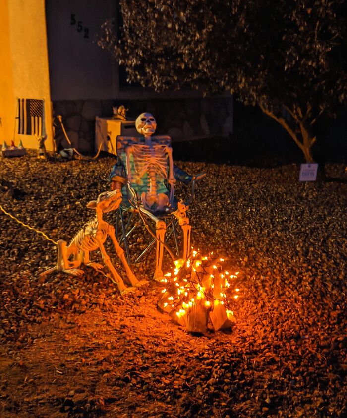 53 Años Y Es La 1ª Vez Que Decoro En Halloween. Soy Yo Esperando Al 2021