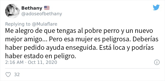 Esta mujer le arrojó un cachorro a un hombre, él se negó a devolvérselo y muestra lo feliz que es el perro ahora