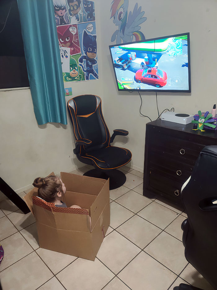 Le He Comprado A Mi Hija Una Silla Ergonómica Para Jugar
