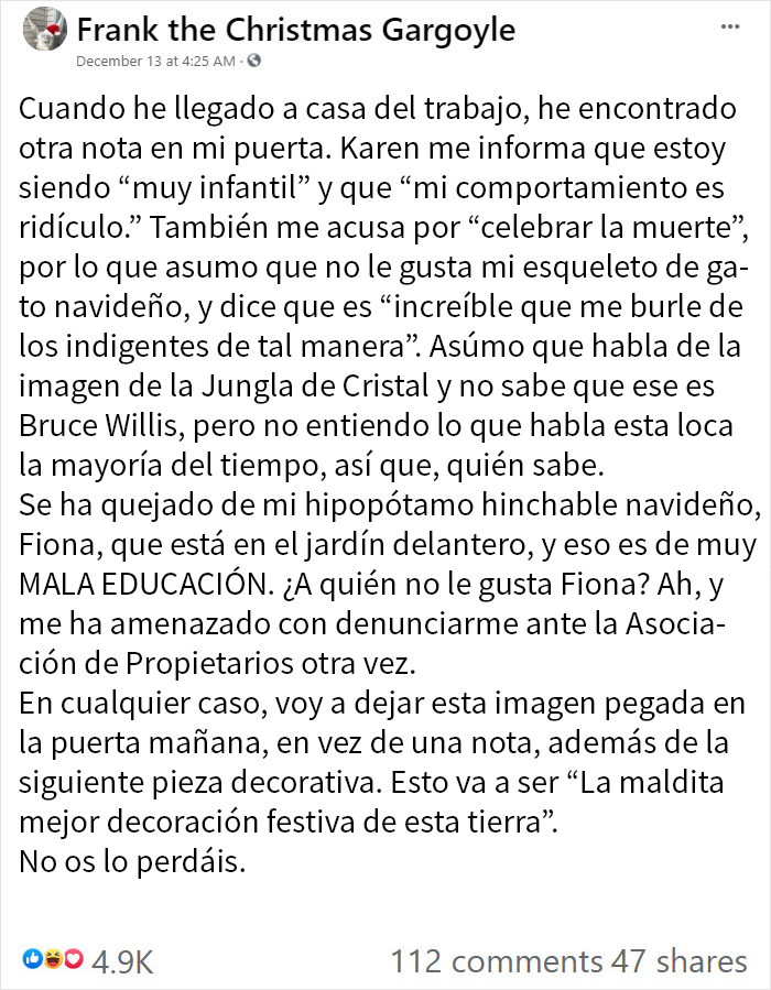 Una vecina deja notas quejándose de la decoración navideña de esta mujer, así que ella no para de añadir más