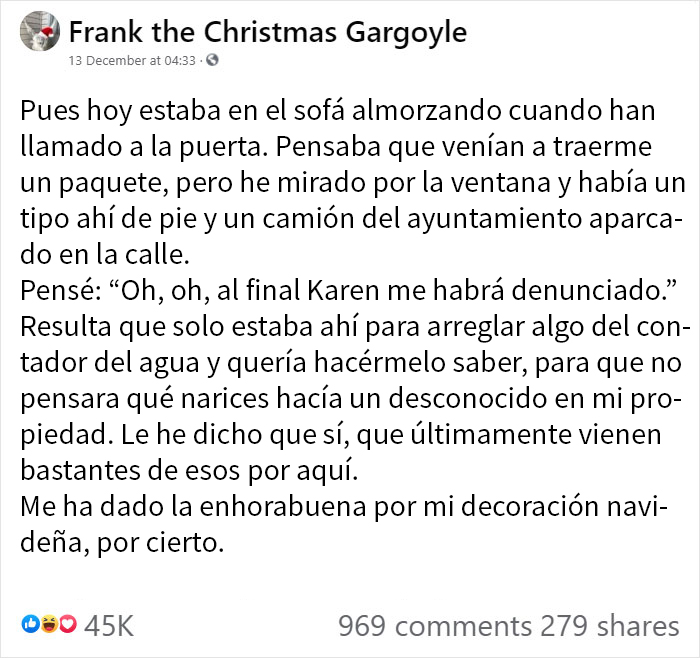 Una vecina deja notas quejándose de la decoración navideña de esta mujer, así que ella no para de añadir más