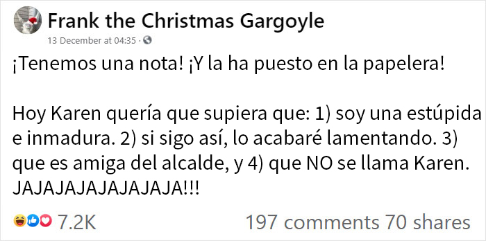 Una vecina deja notas quejándose de la decoración navideña de esta mujer, así que ella no para de añadir más