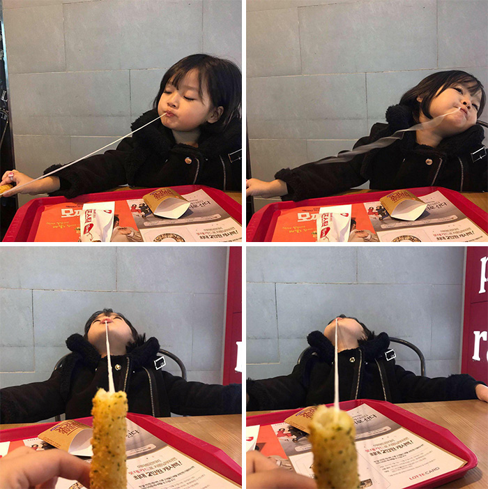Intento De Comer Un Palo De Mozzarella